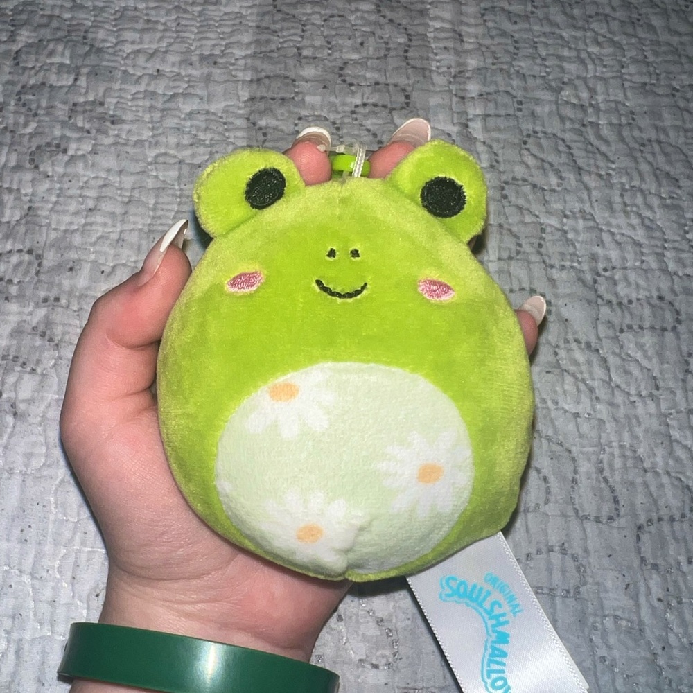 BNWT 3.5” Flower Belly Wendy Frog Clip Squishmallow